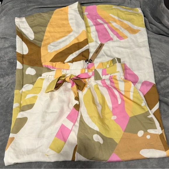 NWT Coco + Carmen Lyla Printed Flowy Pant With Tie Waist - Picture 8 of 12
